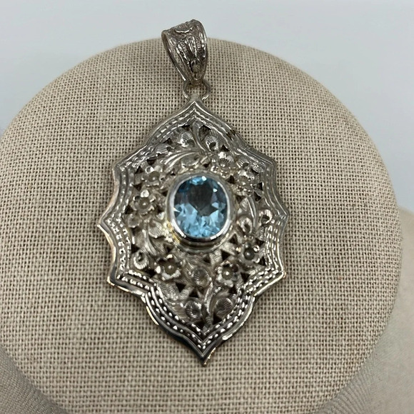 💎 Vintage OS Sterling Silver Blue Topaz Filigree Pendant - Thailand, 10.6g - Picture 2 of 11
